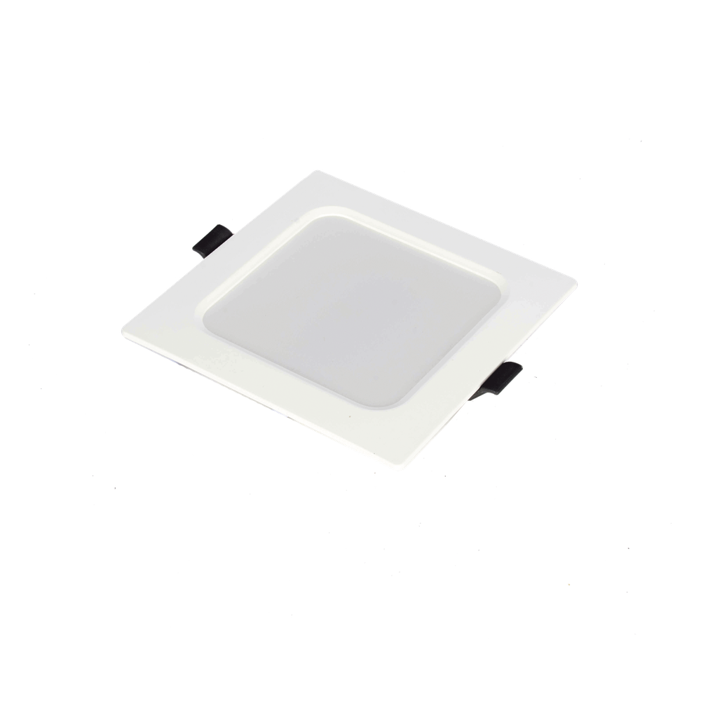 Spot Cuadrado Empotrable / 12 x 12 cm / Luz Fría / 110 V / 6 W / 420 lúmenes / 25000 hrs / Ángulo de apertura 120° / IP20